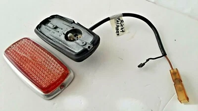 BMW E10 1975 2002 LUZ DE SEÑALIZACIÓN LATERAL DERECHA/BMW E10 marcador lateral del pasajero  Foto 1 de 4