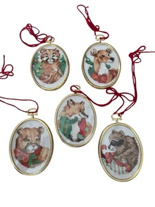 Ornamenti natalizi vintage fatti a mano punto croce animali cornice oro 3,5” X4,5” - Foto 1 di 10