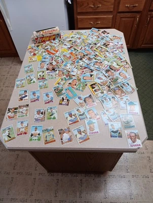 Tarjetas de béisbol Topps 1967 vintage con caja original unas 300 tarjetas Foto 1 de 4