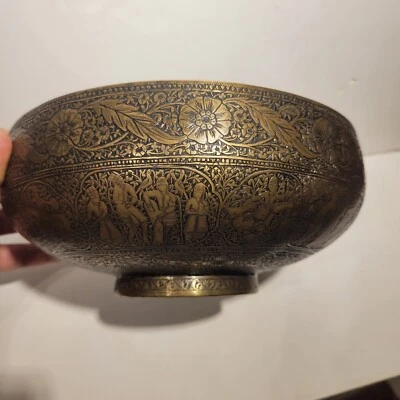 Tigela de latão gravada antiga Qajar ou Safávida antiga - Imagem 1 de 4