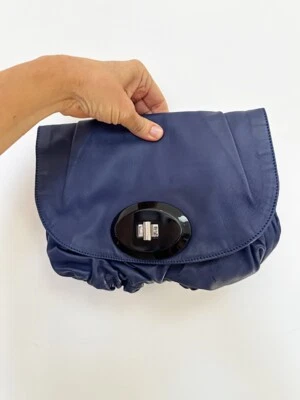 Impresionante bolso para mujer de diseñador MARNI azul con detalle de broche de cuero Foto 1 de 4