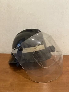 Vintage Casco Con Visiera Vigili Del Fuoco Firefighters Helmet with Face Shield - Foto 1 di 8