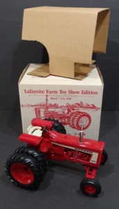 Ertl Case IH Farmall 706 Diesel WF Tractor Duals Tires 1998 LFTSE 1/16 #4759TA - Picture 1 of 20