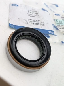 NEW Genuine Ford Ranger 1999-06 Mazda B-series Front Axle Oil Seal 3647537 - Picture 1 of 1