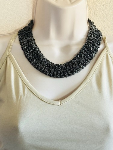 VETEMENTS Collana Saachi maglia nera collare rara designer modernista grossa dichiarazione bavaglino