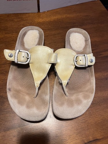 Sandalo con perizoma UGG donna slip on in pelle con imbottitura in lana avorio taglia 9