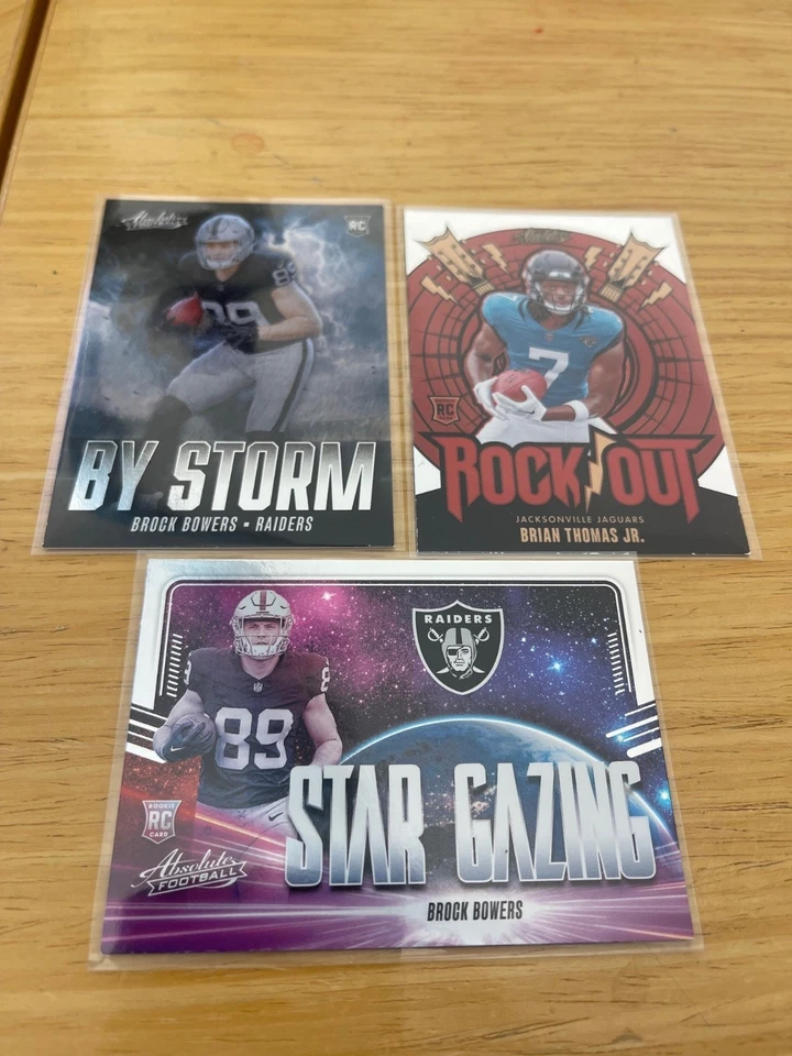 Inserções de futebol americano 2024 Absolute NFL complete seu conjunto escolha seu cartão - Imagem 1 de 1