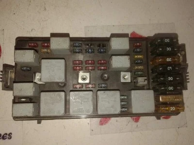 96298428 SCATOLA RELÈ/FUSIBILI / CAJA 6 / 1101140 PER DAEWOO NUBIRA BERLINA 1.6 - Immagine 1 di 4