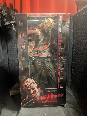 Boneco de ação McFarlane Movie Maniacs Freddy Krueger Nightmare On Elm Street 18" - Imagem 1 de 3