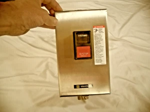 SQUARE D 2510MBW11 AC MANUAL STARTER SERIES C NEMA 4 ENCLOSURE #49 - Picture 1 of 5