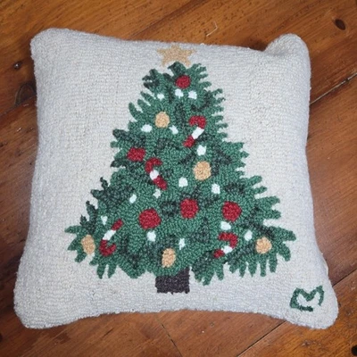 Chandler4Corners 18”x18” Lana Enganchada a Mano Almohada Árbol de Navidad Laura Megro Nuevo con Etiquetas Foto 1 de 4