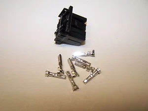 1 Harley 8X NEGRO OEM Amp/Tyco Multi-lock .070 conector MACHO - Imagen 1 de 7