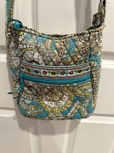 Vera Bradley Purse.  Crossbody   Beautiful! - Picture 1 of 3