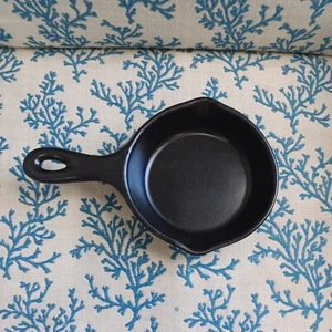 Ceramic Stoneware Small Serving Pan Skillet Spoon Rest / DC212 American Made EUC - Picture 1 of 5