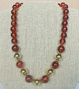 "Collar Vintage Cálido Ámbar Lucita y Cuentas Tono Dorado 17"" Cierre de Primavera Estate" - Imagen 1 de 7