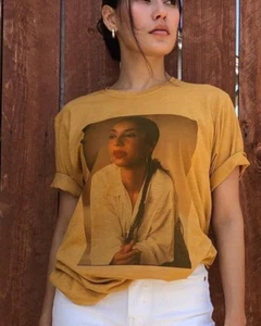 Sade Singer Vintage Graphic Design T-shirt Soft Style - Picture 1 of 4