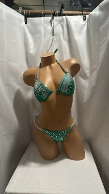 TRAJE DE BIKINI DE COMPETICIÓN NPC Hunter, Verde 34D Parte Inferior Pequeña Hecho a Mano Foto 1 de 4