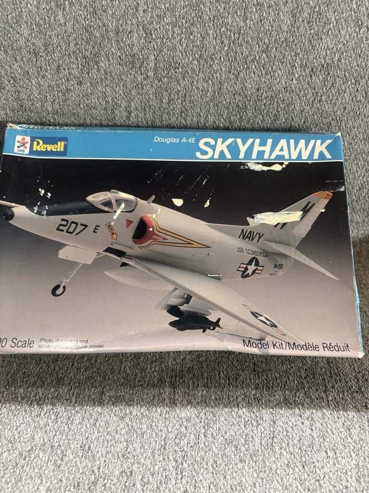 Douglas A-4E Skyhawk Model Airplane Kit- 1/100 scale by Revell #4014 (1984) - Image 1 of 2