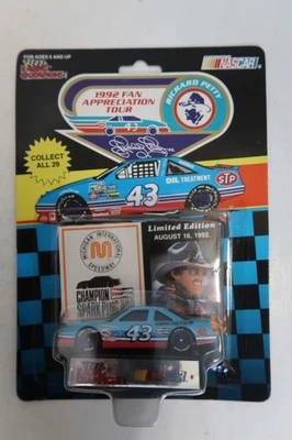 Richard Petty #43 STP 1992 Fan Appreciation Tour Michigan Racing Champions 1:64 Foto 1 de 2