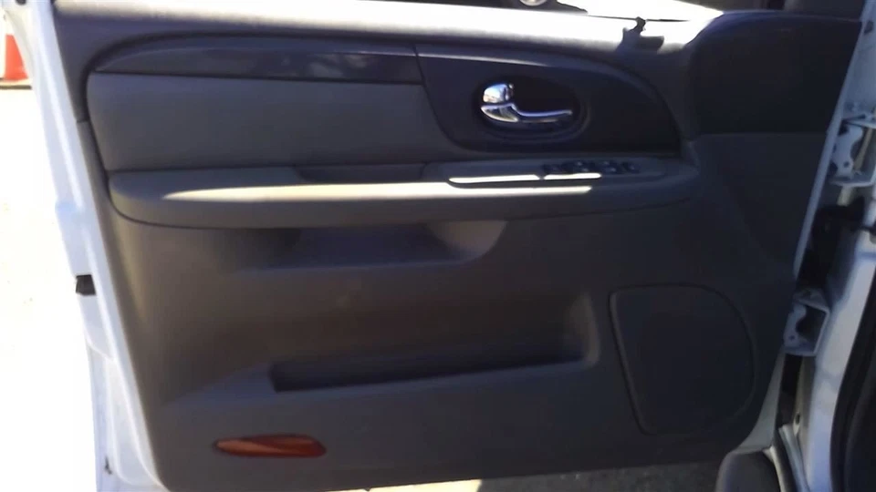 ENVOY XUV 2004 Front Door Trim Panel 30860148 - Изображение 1 из 4