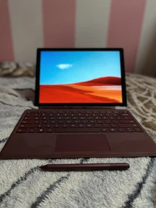 Microsoft Surface Pro 6 256GB i5 matte black with Type Cover and Surface Pen - Picture 1 of 2