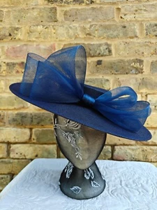 navy blue large fascinator wedding hat Kentucky Derby Royal Ascot bow - Picture 1 of 2