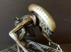 RARE Konami SF Aliens Vol 1 Movie New Alien Figure Replica Model NEW - Picture 1 of 3