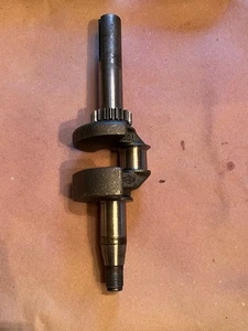 Briggs & Stratton OEM Part # 793062 Crankshaft - Picture 1 of 4