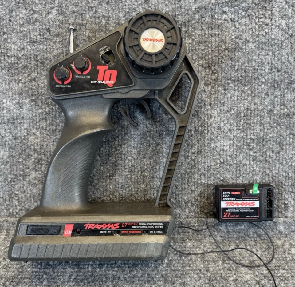 Transmisor de radio AM Traxxas TQ 27 MHz y conjunto receptor BEC 2015 probado Foto 1 de 4