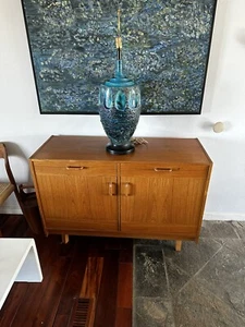 XL Mid Century Modern Beautiful Bold Turquoise  Ceramic Table Lamp. - Picture 1 of 3