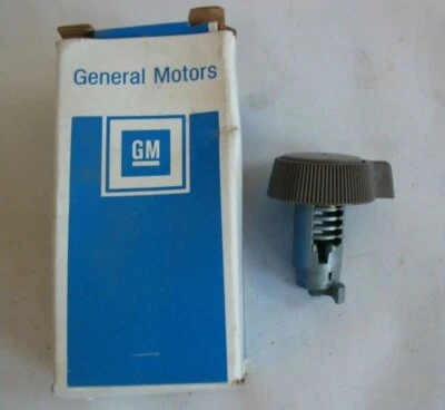 NOS GM #12521385 Knob Instrument Panel Compartment Door Lock Cyl 1992-94 OLDS - Image 1 of 3