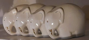 4 Elefanten aus Porzellan weiss mit goldenen Akzenten - Bild 1 von 6