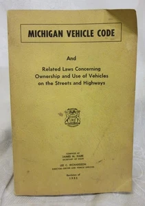 1955 MICHIGAN LIBRETTO CODICE VEICOLO,Leggi di proprietà e uso dei veicoli sulle strade - Foto 1 di 3