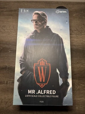 DAFTOYS x E.JOE F026 Batman Justice League Mr. Alfred Jeremy Irons Used Complete - Image 1 of 4
