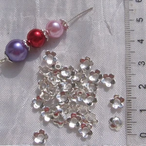 LOT DE 100 COUPELLES ARGENTÉS 6MM INTERCALAIRES PERLES FLEURS - S31 - Picture 1 of 2