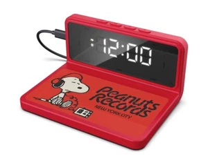 Peanuts Snoopy Wireless Charging Alarm & Snooze Clock 15W Fast Charge - Red - Picture 1 of 7
