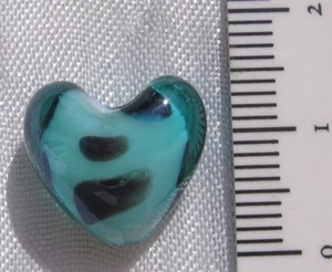 LOT DE 8 PERLES COEURS TURQUOISE NOIR VERRE SOUFFLE LAMPWORK 15mm *L16 - Picture 1 of 1