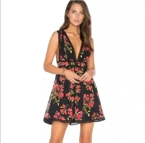 Revolve NBD Mini-A-Linie Kleid Isaac rot Blumen tiefer V-Ausschnitt Cocktail Large V6 - Bild 1 von 10