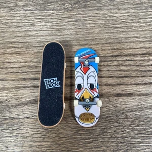 Tech Deck Finesse TD Graphic Grip Tape Series Chicken & Waffles Set Of 2 - Picture 1 of 2