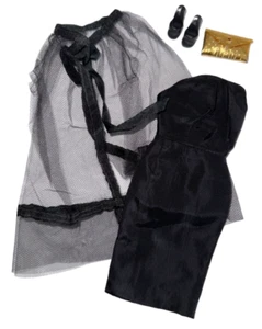 Vintage Barbie schwarz Mageic Ensemble Etui Kleid Cape Handtasche Heels 1609 - Bild 1 von 3