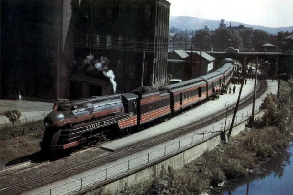 Foto de John Wilkes de Lehigh Valley Railroad en la estación de Allentown en 1954 4 x 6 Foto 1 de 1