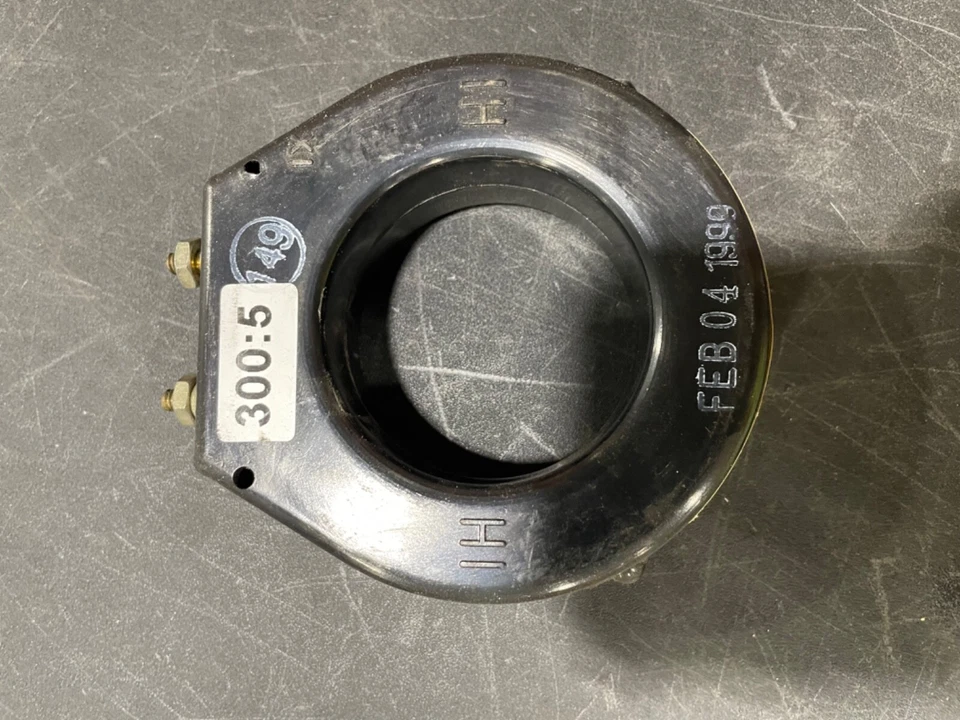 Coil Ratio 300:5 LR89403 E93779 LOT OF 4 - Image 1 of 4