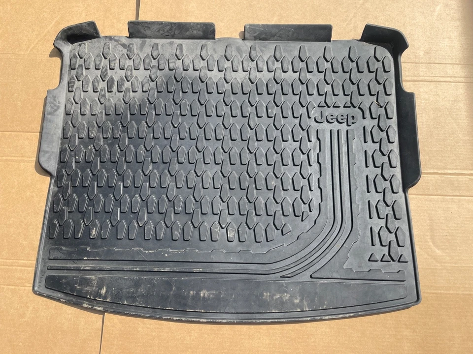 Bandeja de carga de goma para maletero trasero Jeep Compass 2017-2025 revestimiento Mopar 82214666 OEM Foto 1 de 2