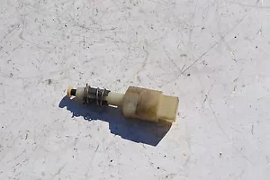 Interruptor de luz de freno 4A0945515 Audi A6 4B 2.5 TDI Quattr - Imagen 1 de 3