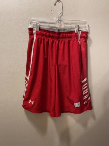 Wisconsin Badgers Shorts Mens SZ M Red Under Armour Pocket Stretch Athletic Gym Cover