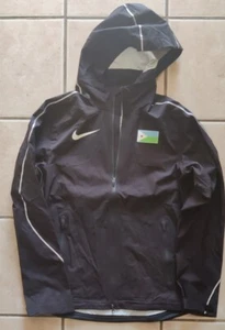 NIKE DJIBOUTI HYPERSHIELD RUNNING TRACK FIELD JACKET OLYMPIC TEAM SMALL *LEGGI* - Foto 1 di 4