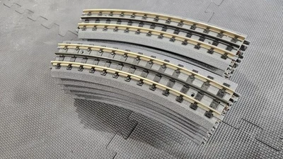 MTH 40-1042 RealTrax O-42 Curved Solid Rail Track Sections lot of 12 - Image 1 of 4