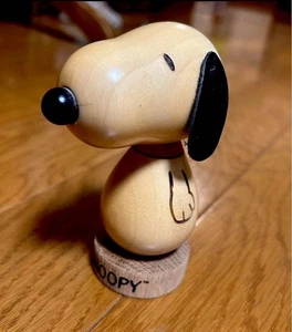 Usaburo Kokeshi SNOOPY - Picture 1 of 5