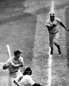 Brooklyn Dodgers JACKIE ROBINSON Glossy 8x10 Photo 1955 World Series Print - Picture 1 of 1