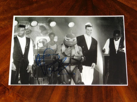 VANILLA ICE SIGNED NINJA TURTLES 2 THE SECRET OF THE OOZE 12X18 PROMO PHOTO!!! Cover